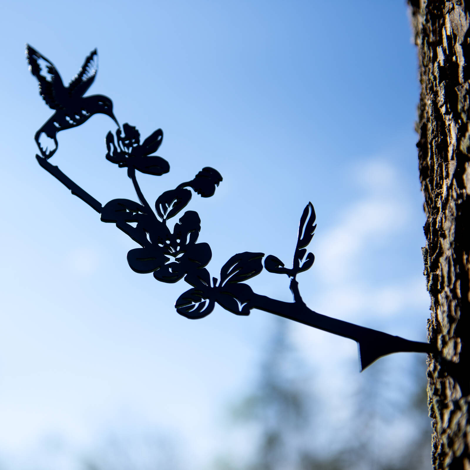 Metal hummingbird yard decor product photo for amazon photographed by Robintek Photography